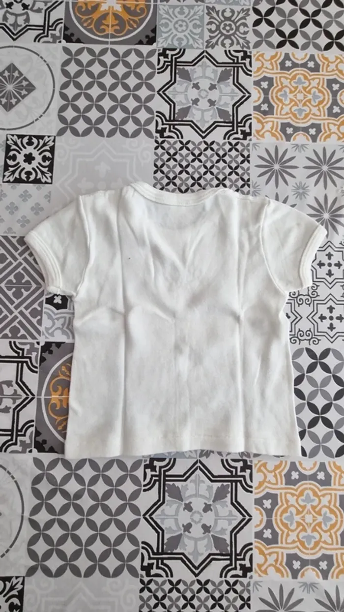 Tee-shirt 2 ans - photo numéro 4