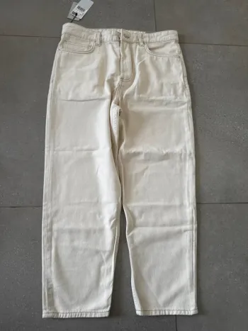 Jean tapered loose cropped Mango, neuf, taille 42 42x95cm valeur 50€