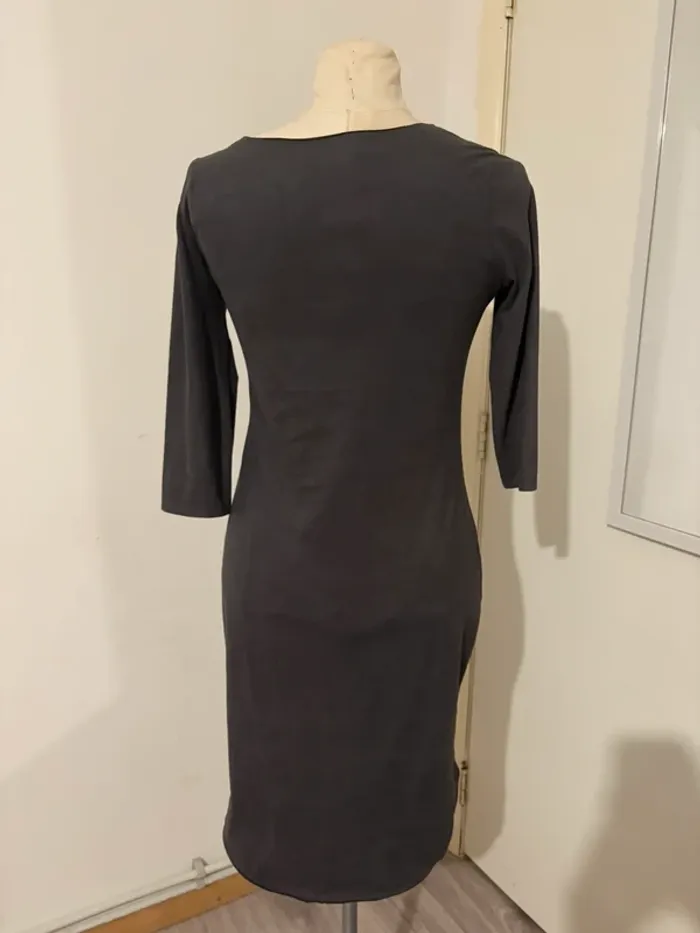 Robe moulante noire – Manches 3/4 - photo numéro 2