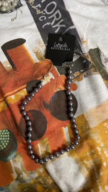 Collier neuf