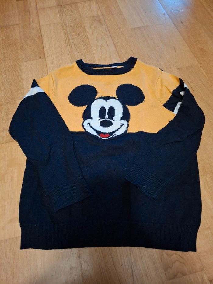 Pull fin mickey