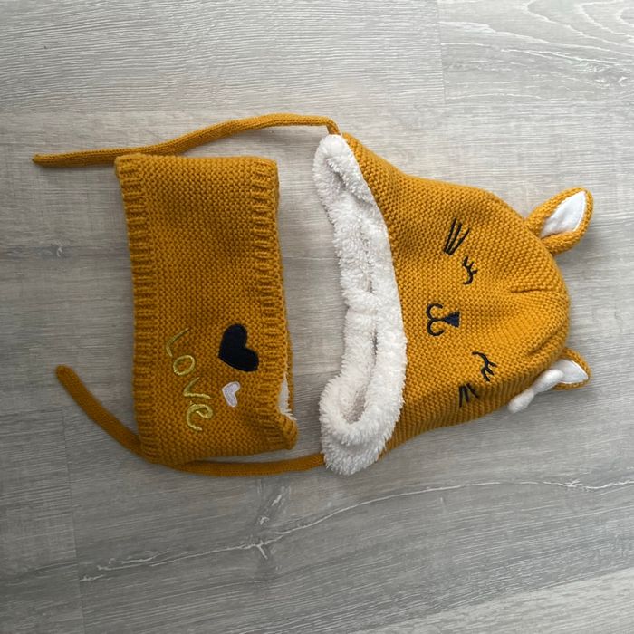 Bonnet et tour de cou