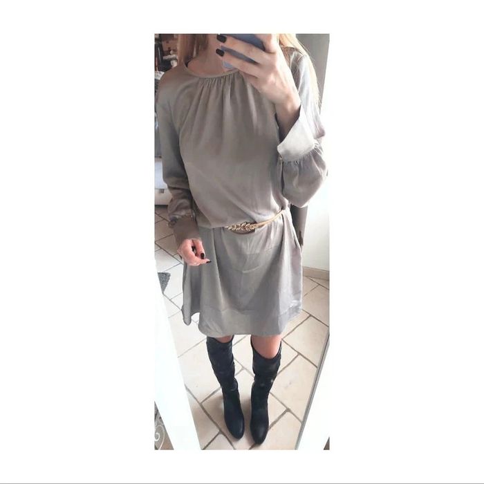 Robe chemise légère et fluide en crêpe de satin brillant grège clair T.M H&M neuve - photo numéro 5