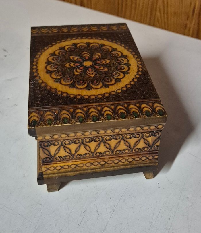 Boite / coffre à bijoux en bois décors mandala vintage Pologne - photo numéro 3