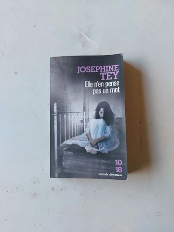 Elle n'en pense pas un mot