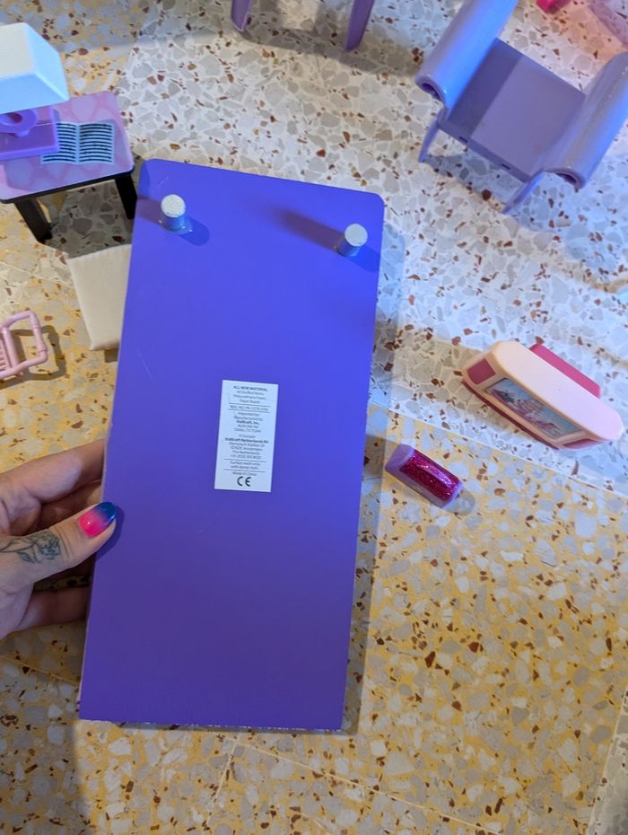 Lot d'accessoires barbie ou maison de poupée - photo numéro 6