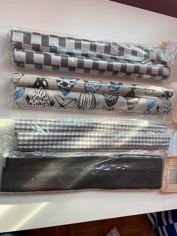 8 chemins de table neuf 130x40cm