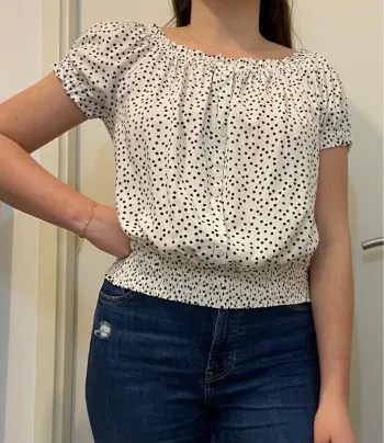 Haut bouffant à pois