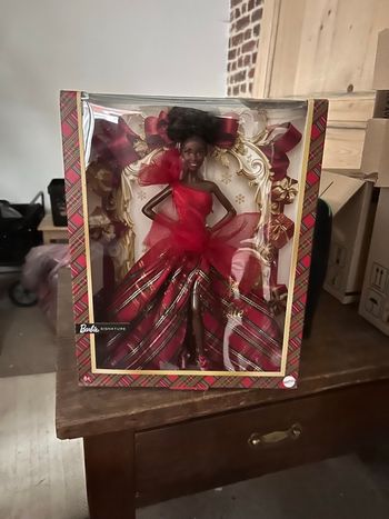✨ Poupée Barbie – Signature