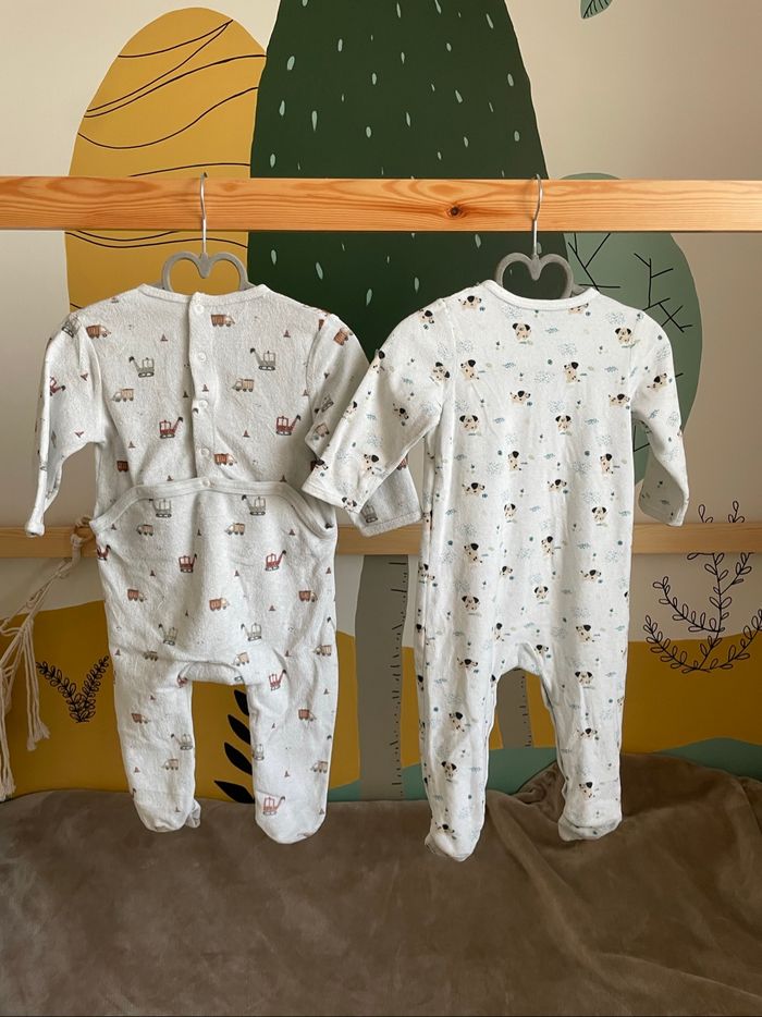 Lot de 2 pyjamas velours tachés - photo numéro 2