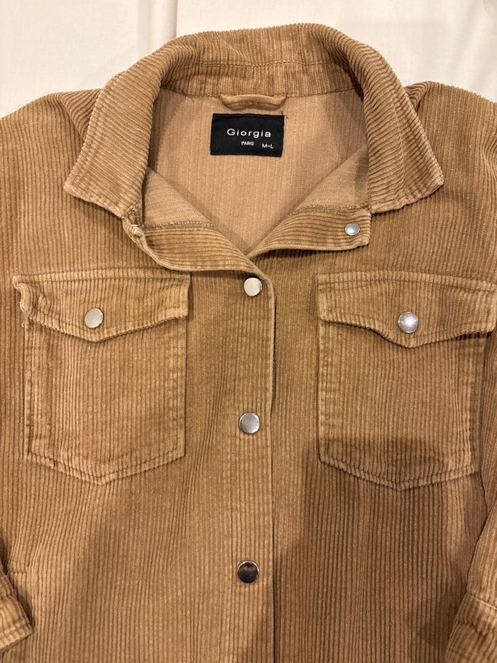 Sur chemise - photo numéro 2