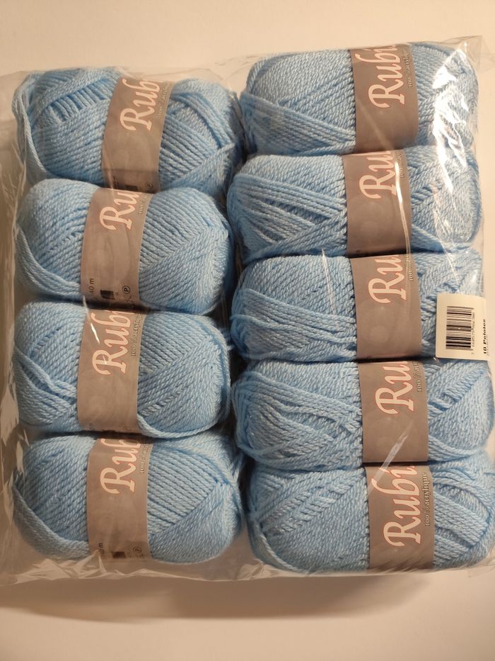 Lot 9 pelotes de laine rubis