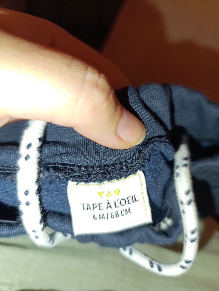 Ensemble 2 joggings+ un body taille 6 mois - photo numéro 6