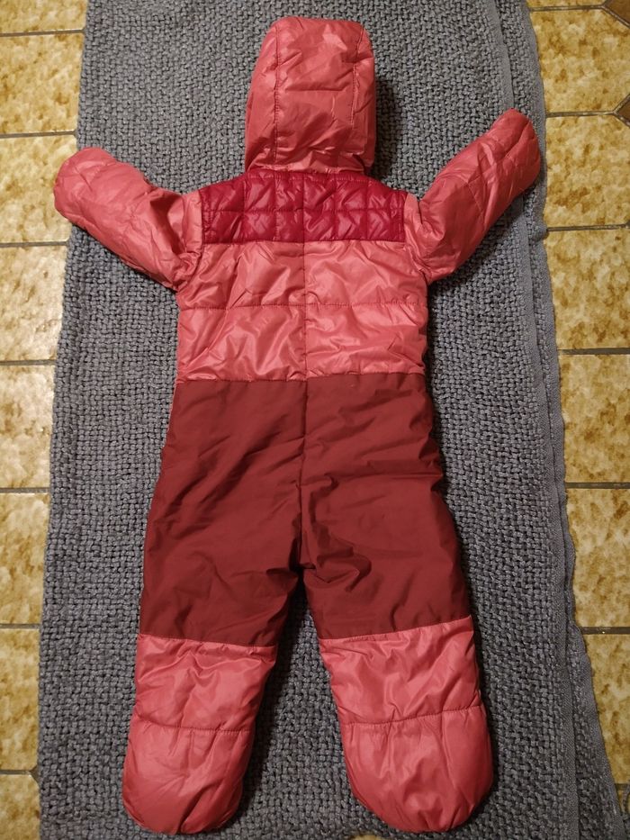 Combinaison marque Quechua taille 12 mois en très bon état - photo numéro 2