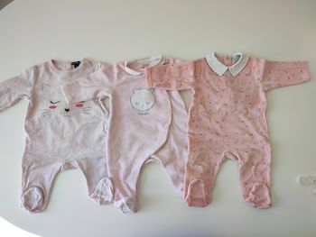 Lot pyjamas 1 pièce