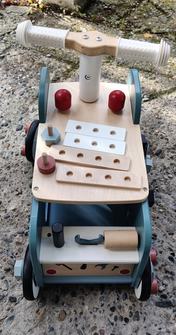 Petite voiture de bricolage en bois - photo numéro 3