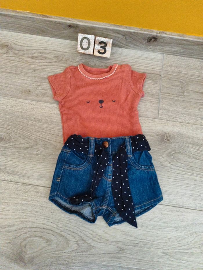 Ensemble bodies+short. 3 mois