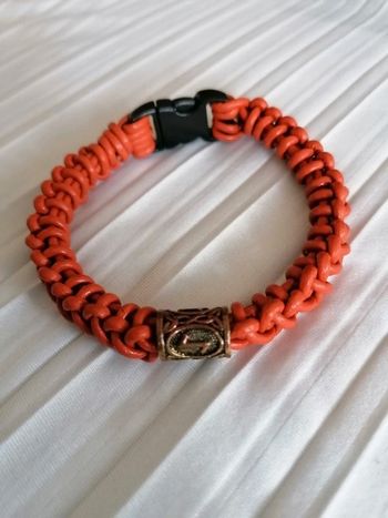 Bracelet en cuir avec rune