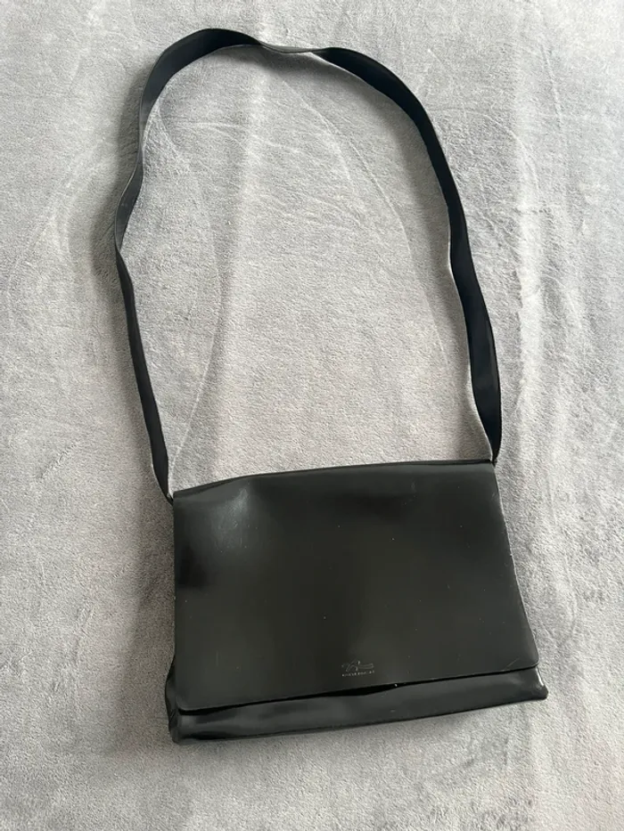 Sac VOI en cuir noir vintage – Intérieur rayé rare, chic intemporel