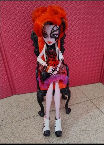 Poupée cheveux rouge Monster High Halloween