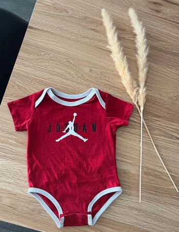 Body Jordan 3 mois