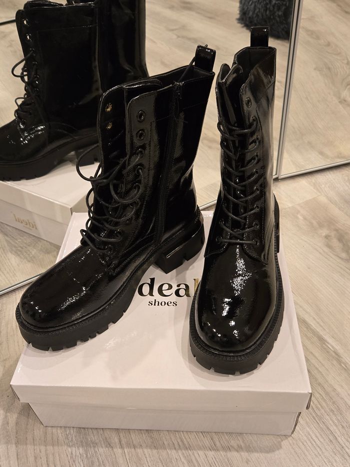 Bottines mi-hautes noires à lacets vernies P39 Ideal Shoes neuves - photo numéro 6