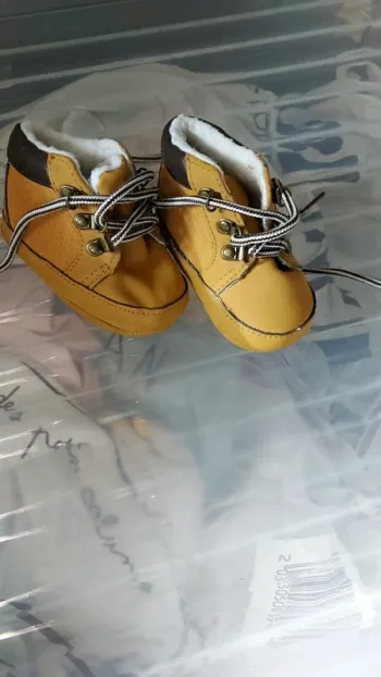 Petite chaussure garçon