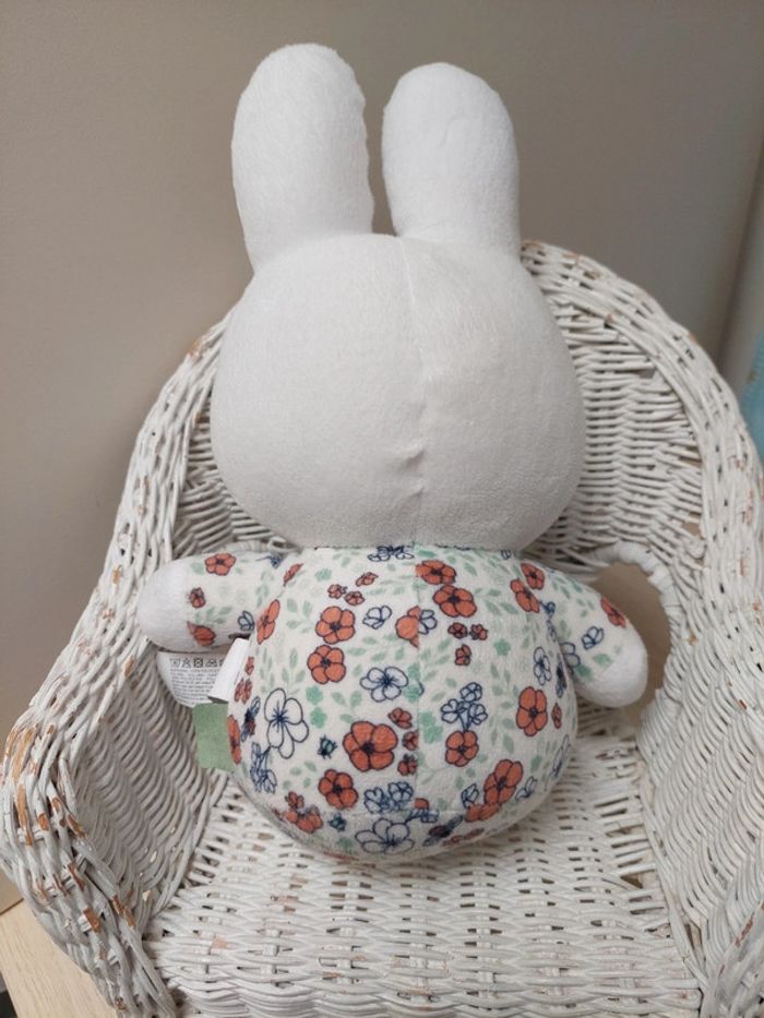 Tiamo - peluche lapin Miffy a fleurs - photo numéro 3