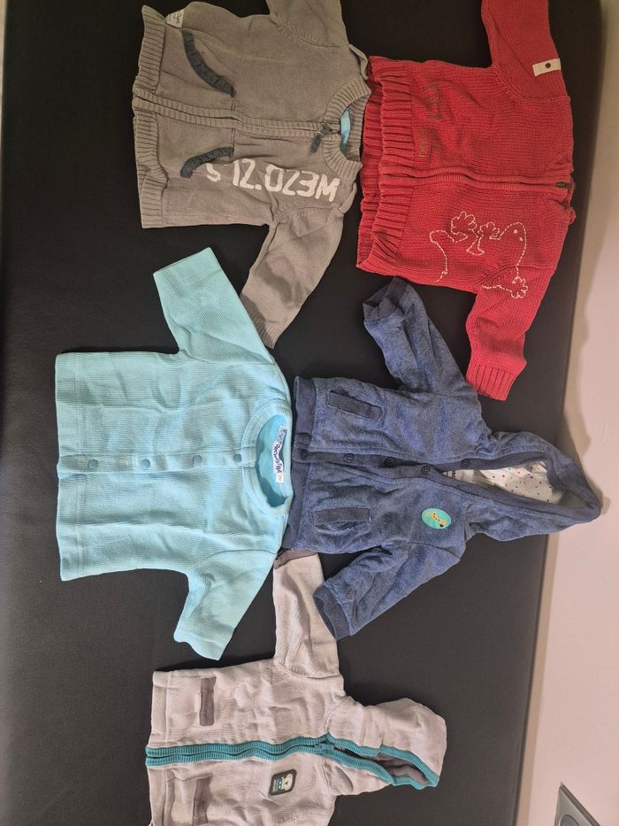 Lot de 5 gilets 3mois