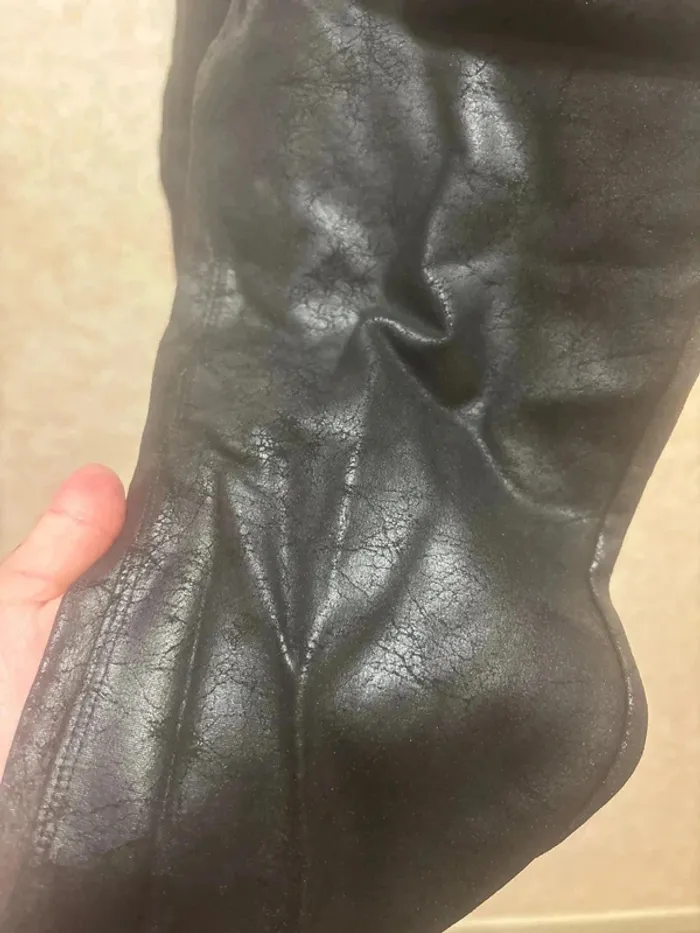 Pantalon simili cuir taille 38 skinny fit marque kiabi - photo numéro 3