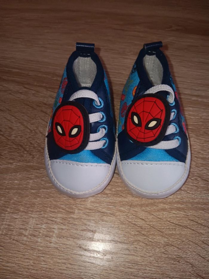 Chaussure spiderman 0/3 mois