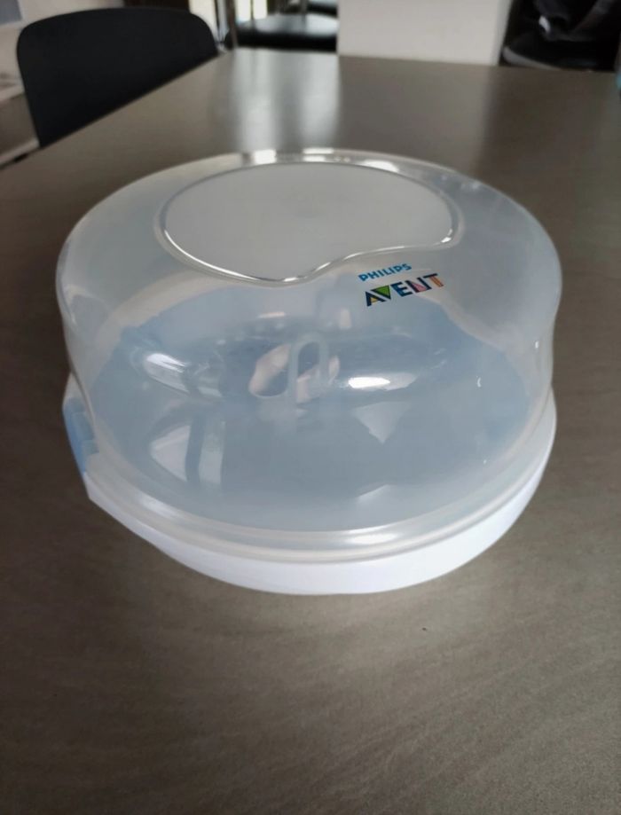 Stérilisateur micro-ondes pour biberons