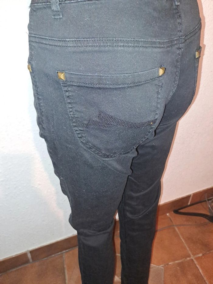Jean femme taille 42 - photo numéro 4