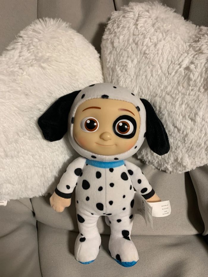 Bébé cocomelon chien dalmatien