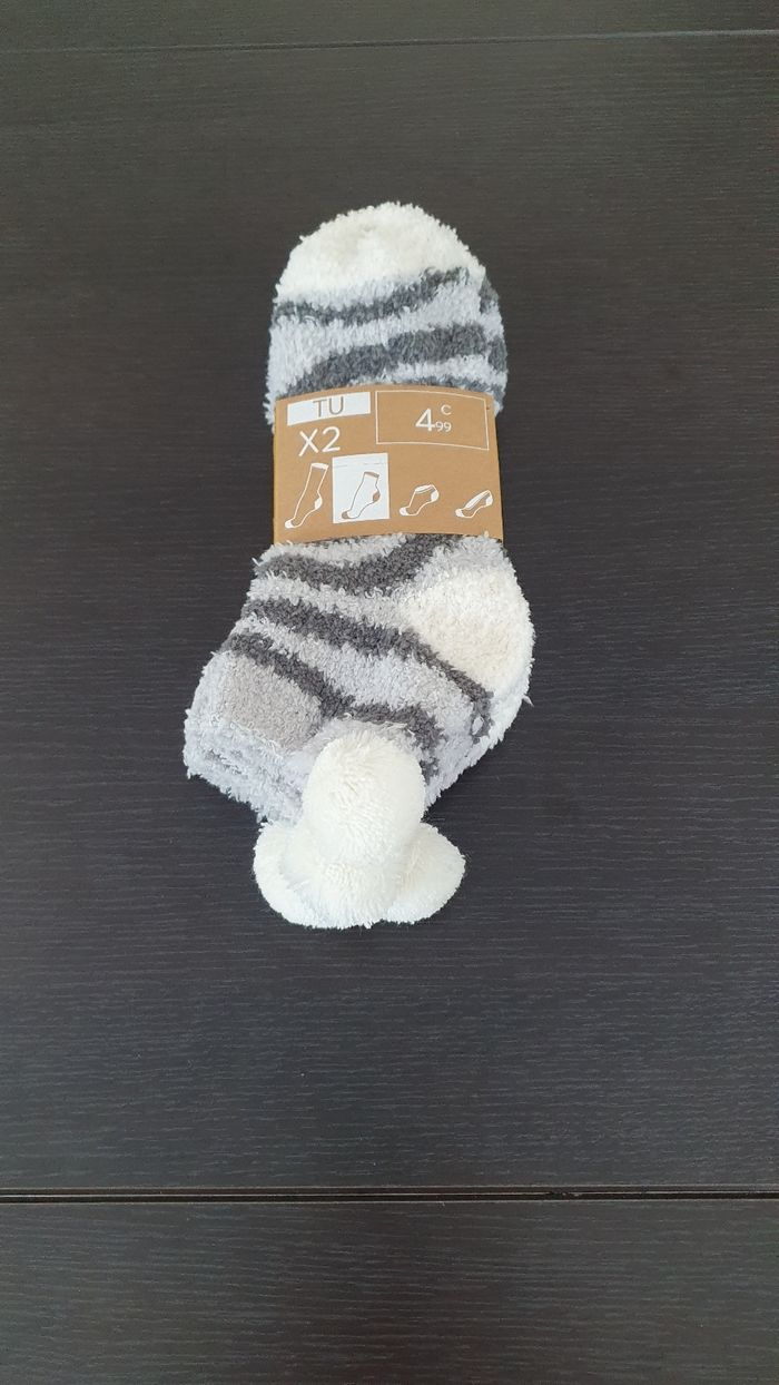 2 paires de chaussettes neuves