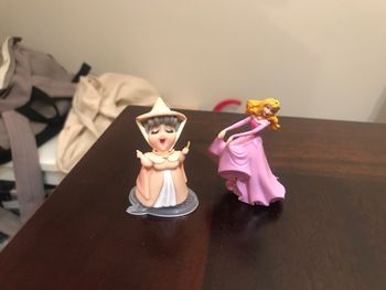Figurine fée aurore la belle au bois dormant disney