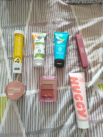 Lot de 7 produits de beauté / maquillage