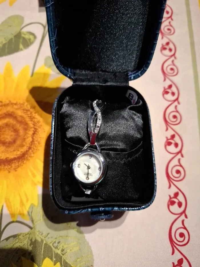 Magnifique montre femme neuve - photo numéro 3