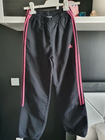 Jogging noir et rose Adidas