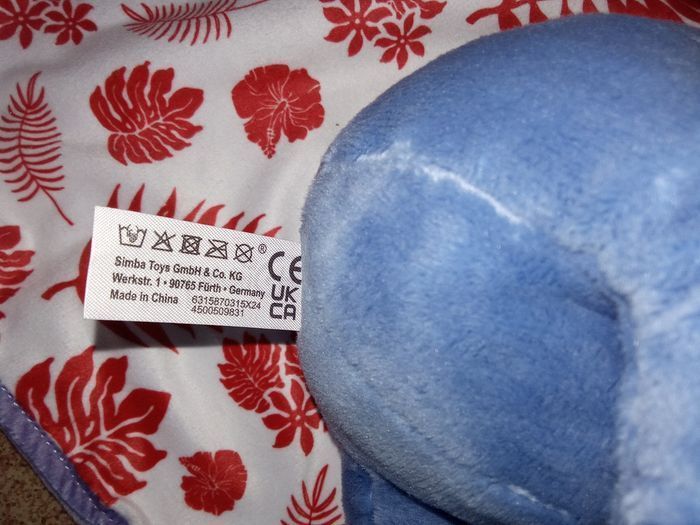 Peluche, doudou stich bleu neuf étiquette mouchoir fleur rouge, blanc, scratchs - photo numéro 7