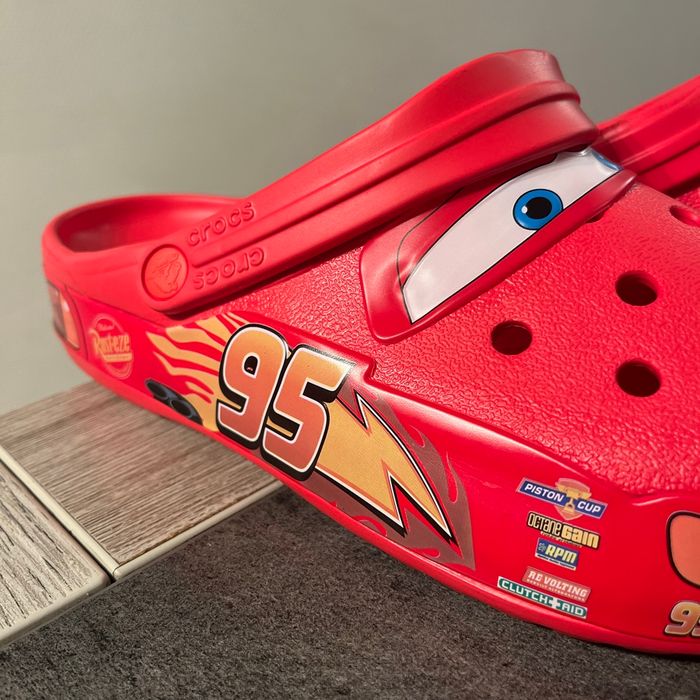Crocs cars flash Mc Queen taille 42-43 - photo numéro 4