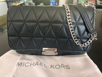 Sac à main cuir noir matelassé Mickael kors