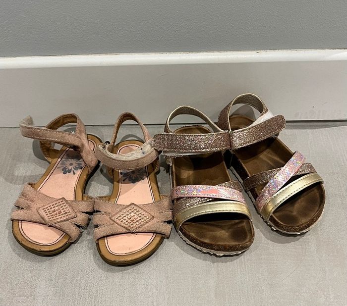 Lot de paires de chaussures sandales fille taille 25 et 26/27 - photo numéro 2