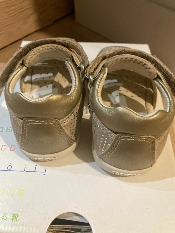 Sandale geox modèle macchia beige /gold taille 19 - photo numéro 10