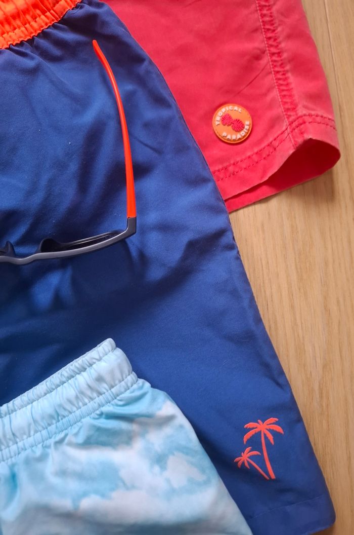 Lot 7 maillots et accessoires - photo numéro 4