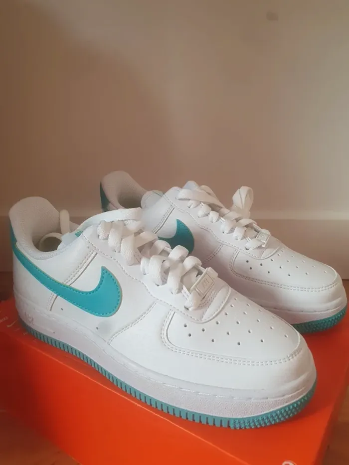 Nike Air Force 1 (36.5) - photo numéro 2