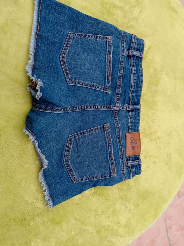 Short en jean bleu Jennyfer taille 38 - photo numéro 6