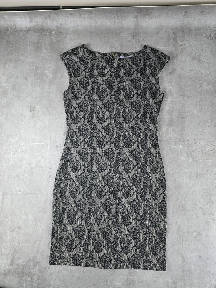 Robe Fourreau 3 Suisses Dentelle Noire / Grise T.38 (taille petit 36) - photo numéro 2