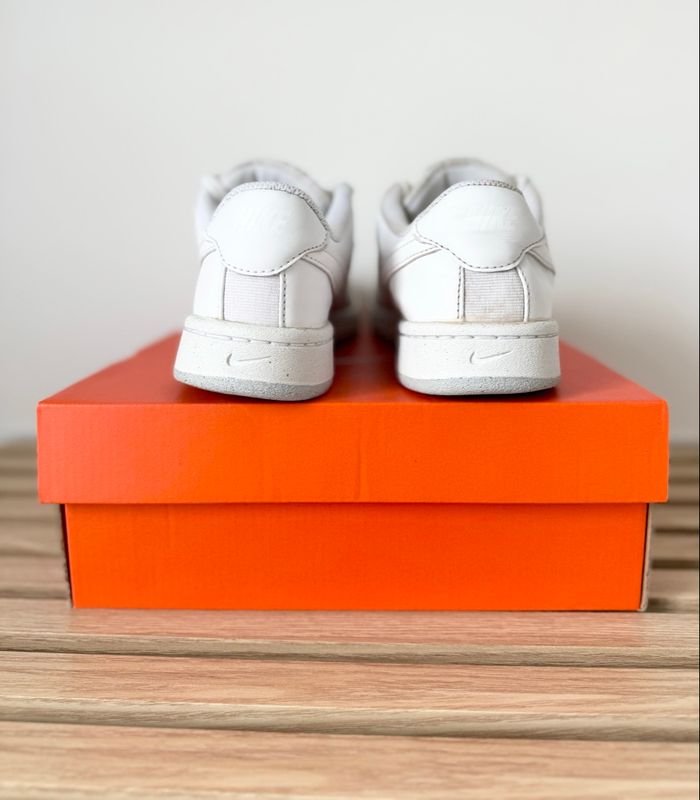 Baskets Sneakers Nike - Blanches - Pointure  39 - Excellent état - photo numéro 5