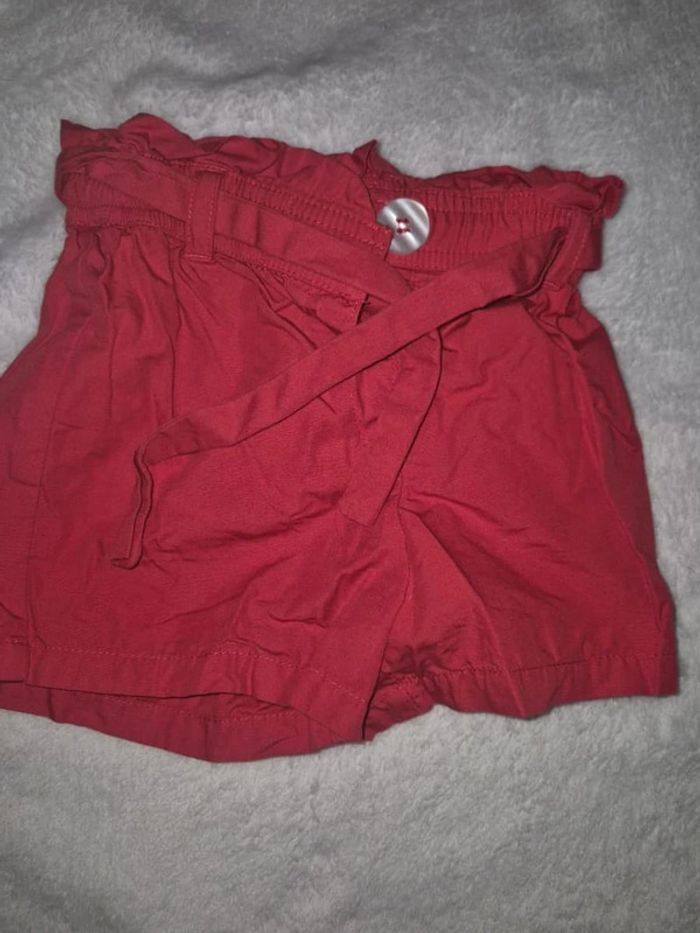 Short fille